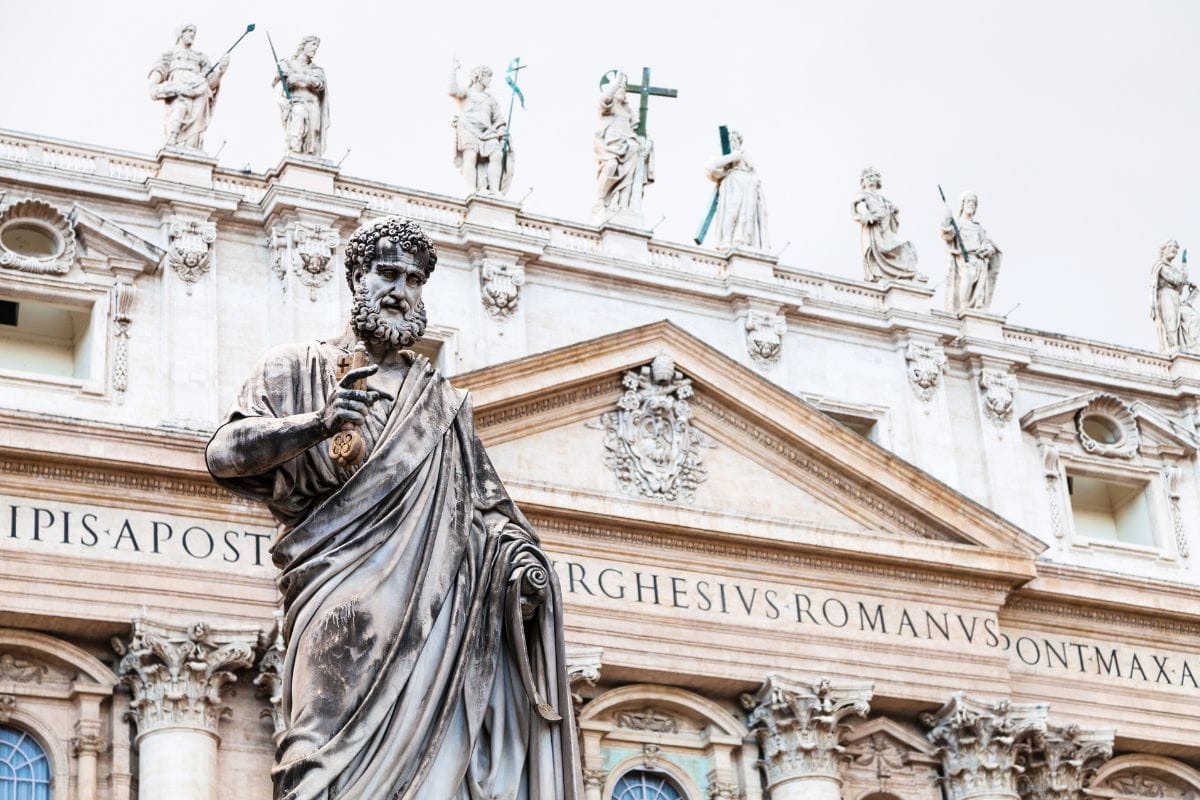 De Aparecida a Roma: A Arquitetura da Basílica de Aparecida e a Basílica de São Pedro!