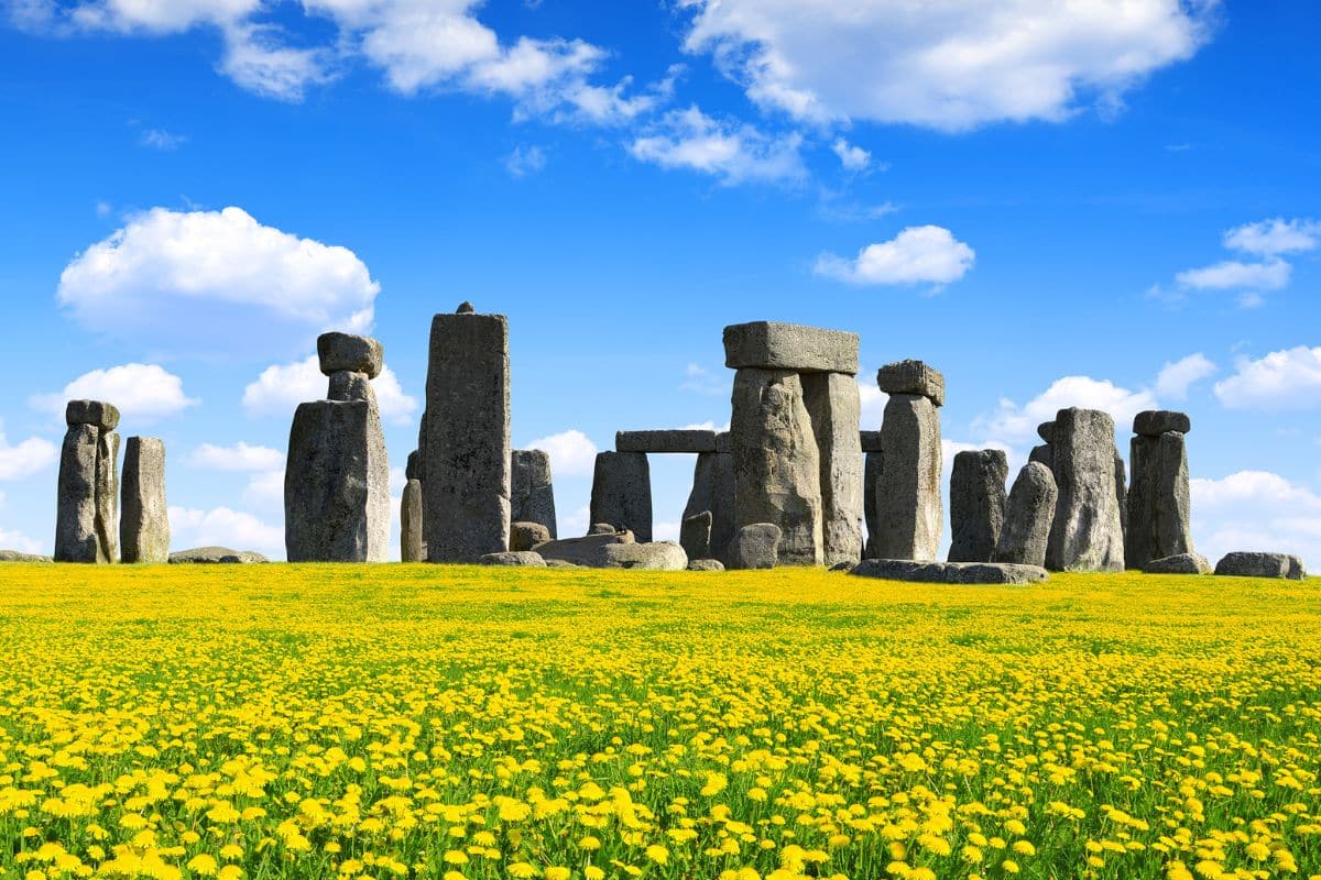 Os Megalitos de Stonehenge: Astronomia, Ritual ou Ambos?