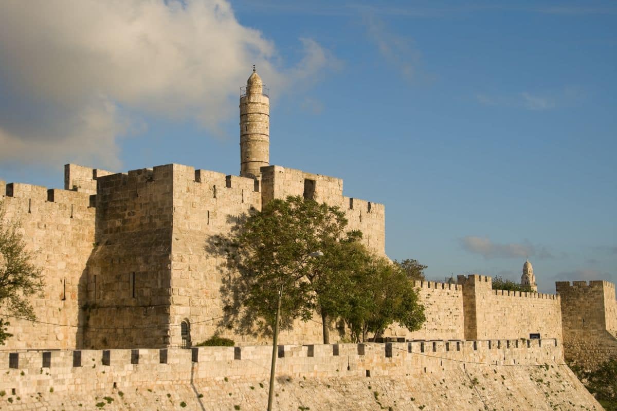 Descubra a Palestina: Uma Jornada pela História e Arquitetura!